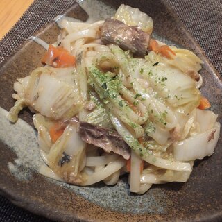 さば水煮缶と白菜の焼きうどん